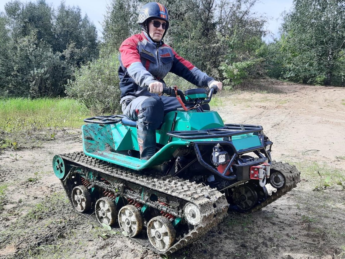 Гусеничный вездеход патруль