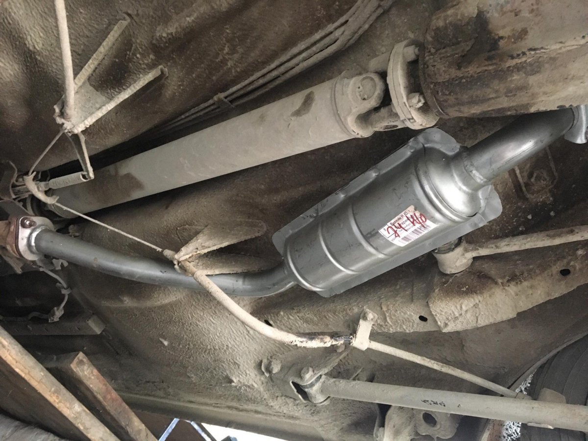 Крепление выхлопа ВАЗ 2107 инжектор