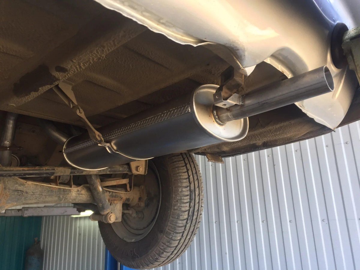 Крепление выхлопа ВАЗ 2107 инжектор