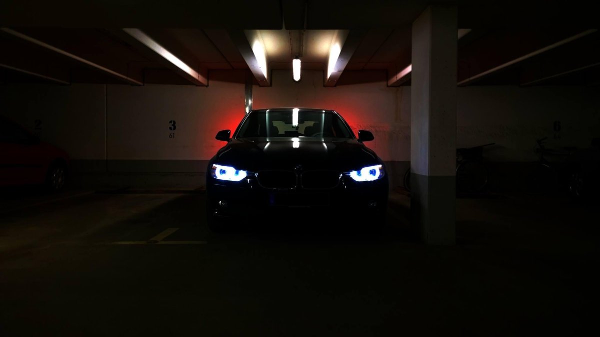 БМВ ф10 в темноте