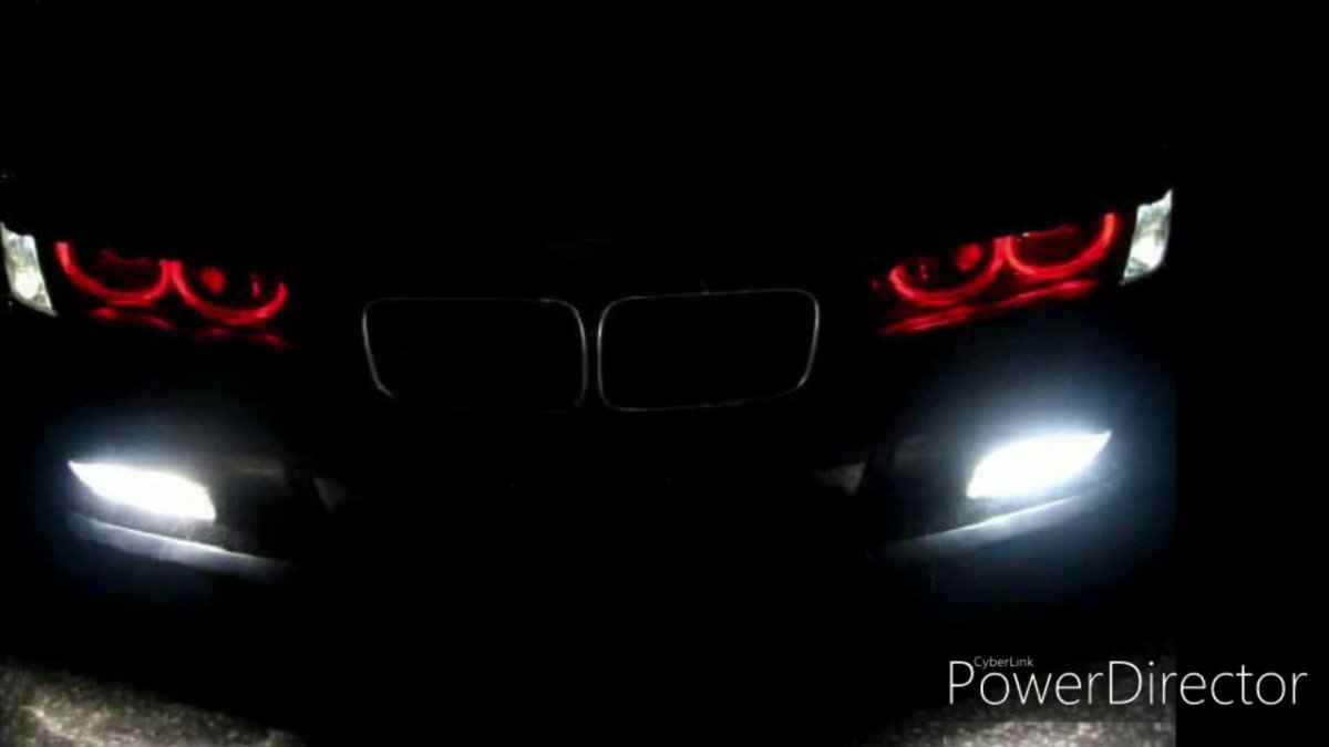 БМВ м5 с красными фарами