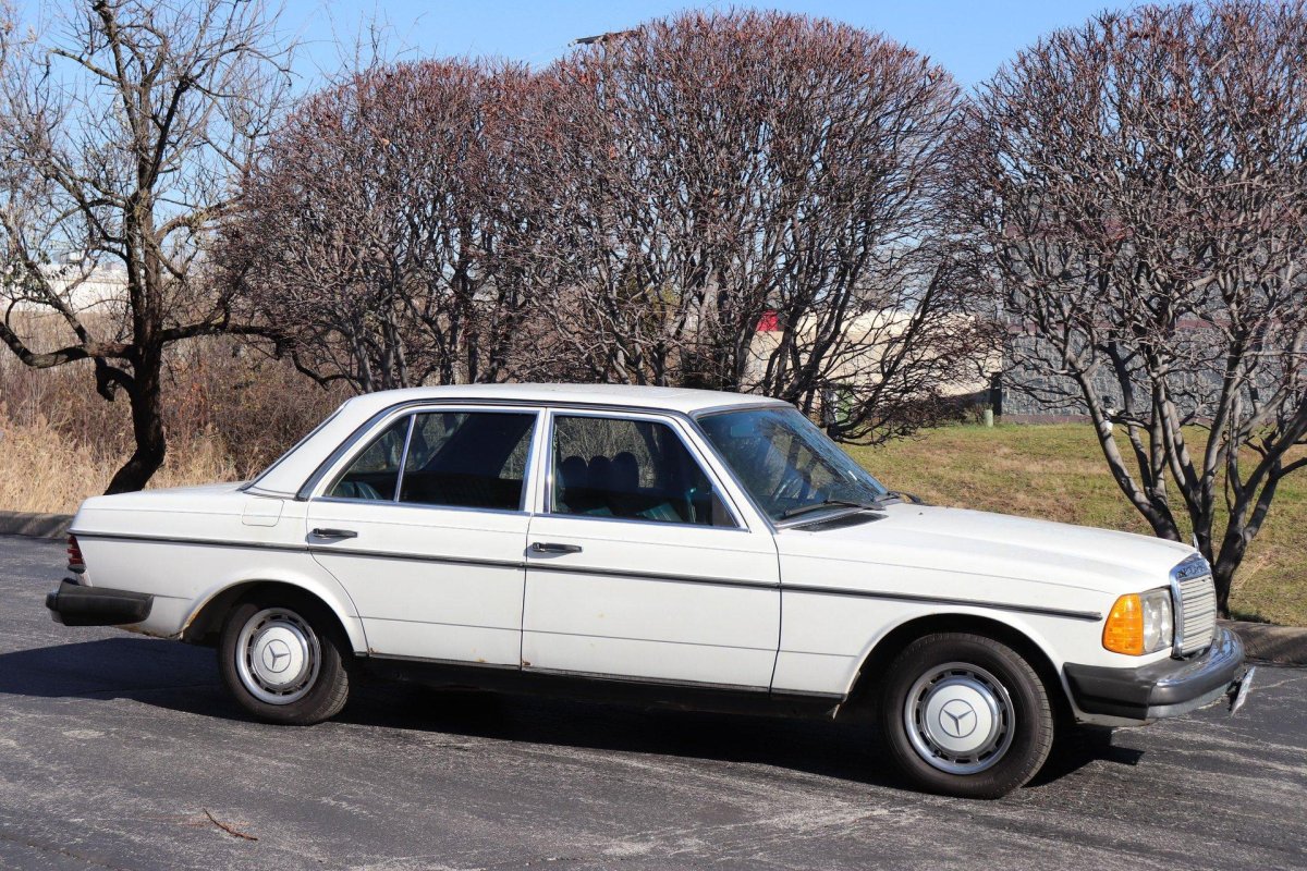 Mercedes Benz 240