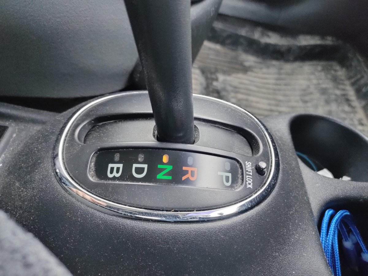 Переключатель скоростей Тойота Витц