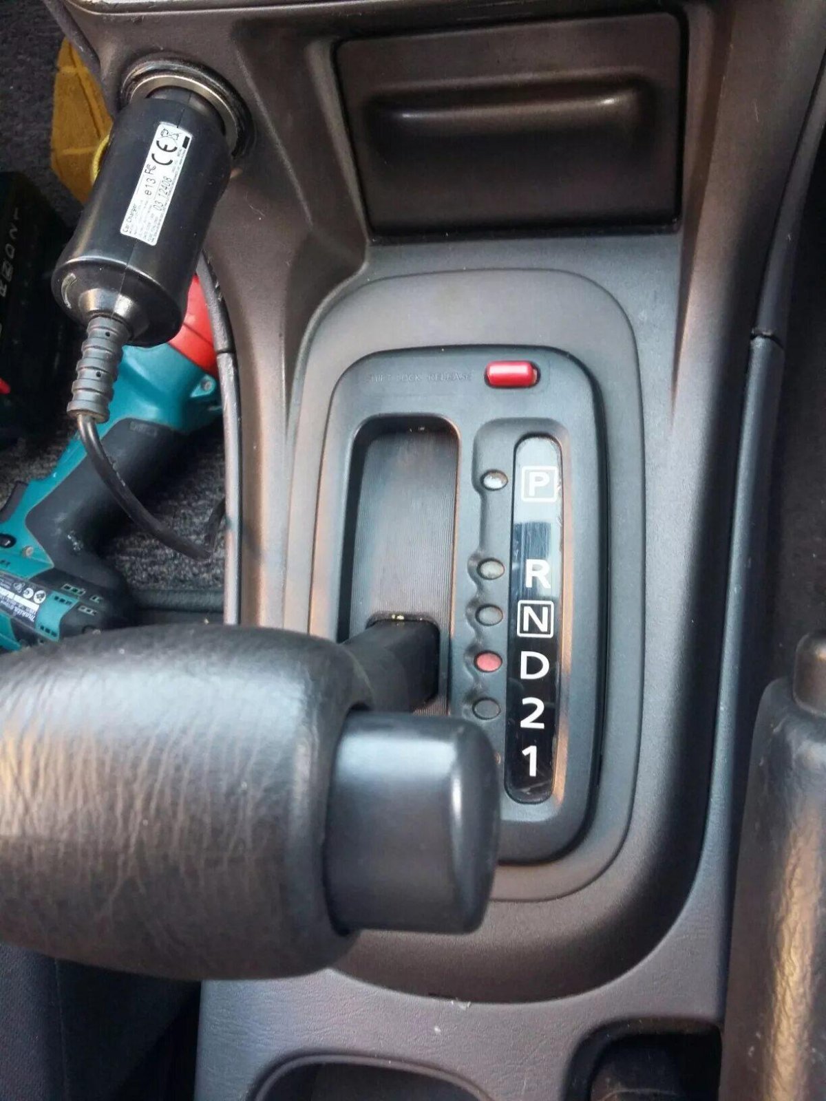 Ниссан Санни кнопка овердрайв