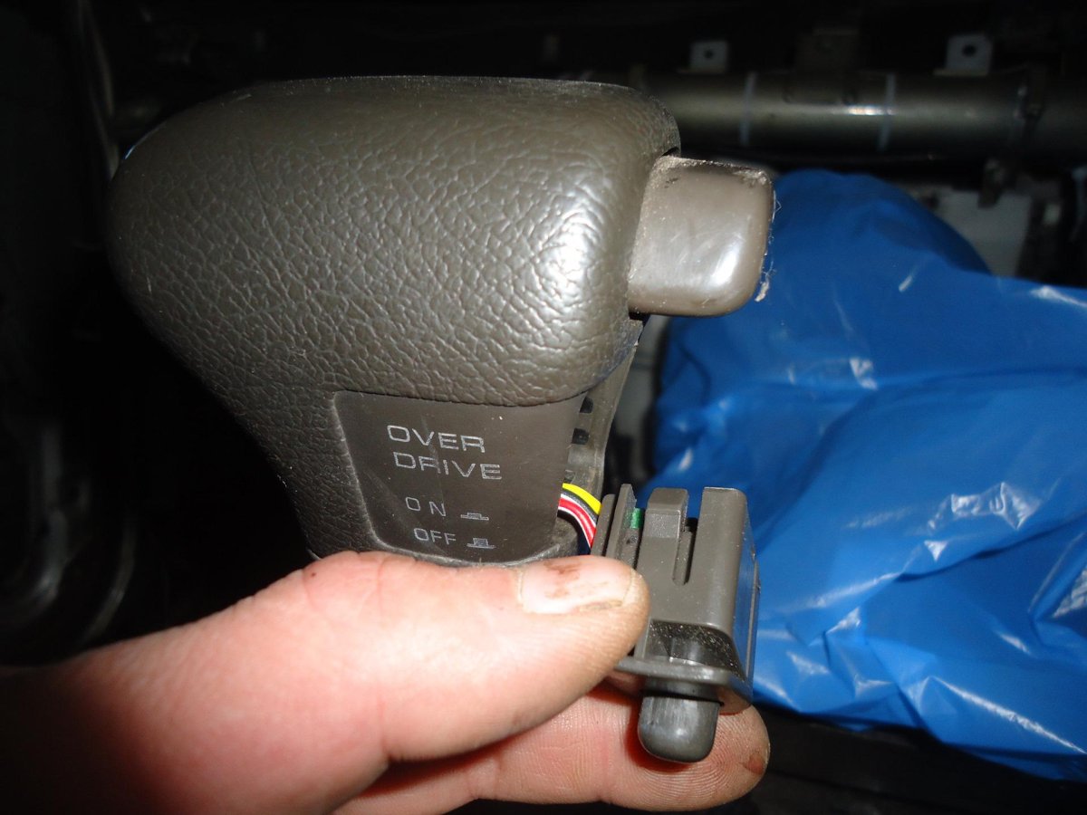 Ниссан Санни кнопка овердрайв