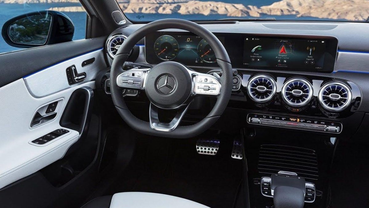 Мерседес а200 хэтчбек салон