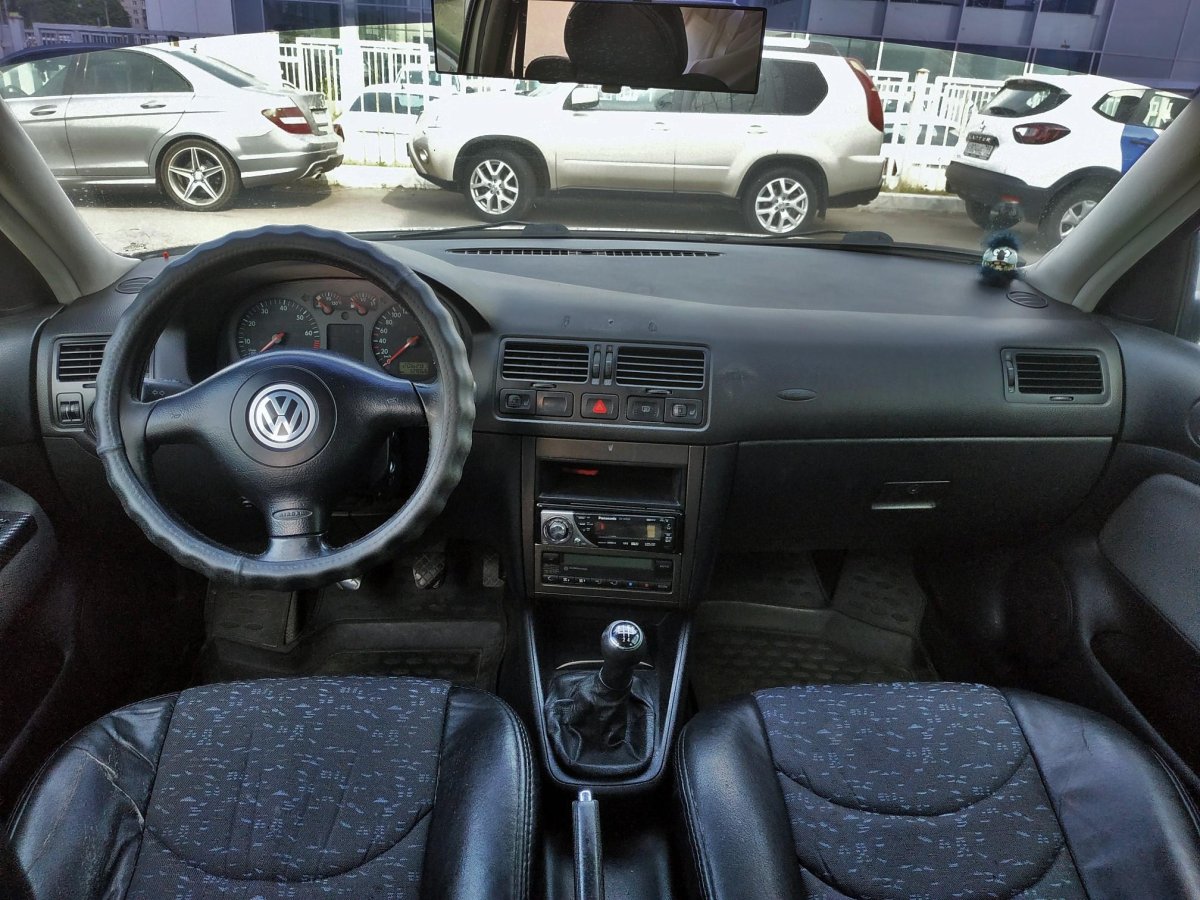 Volkswagen Bora 1999 салон