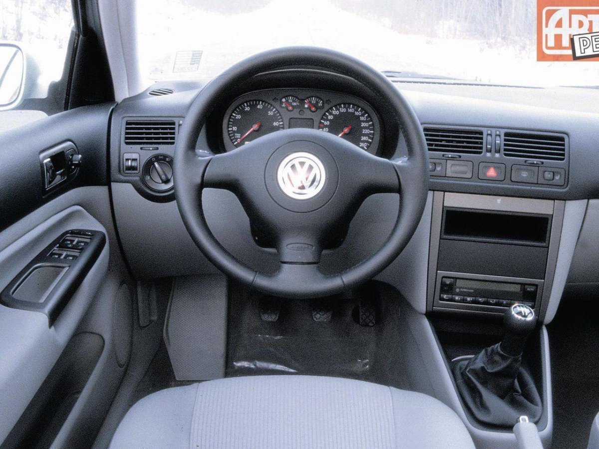 Фольксваген Бора 2002 1.6