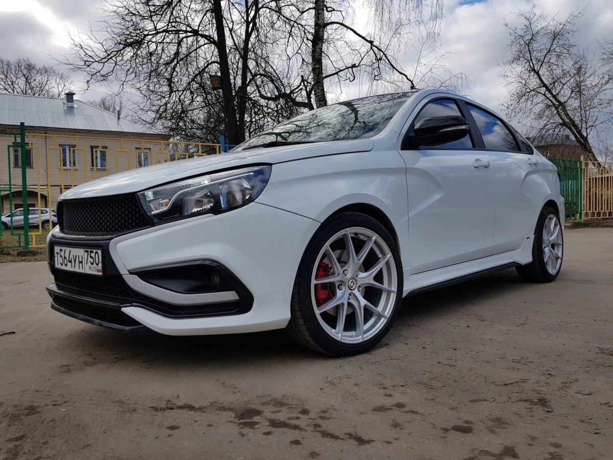 Лада Веста спорт r18