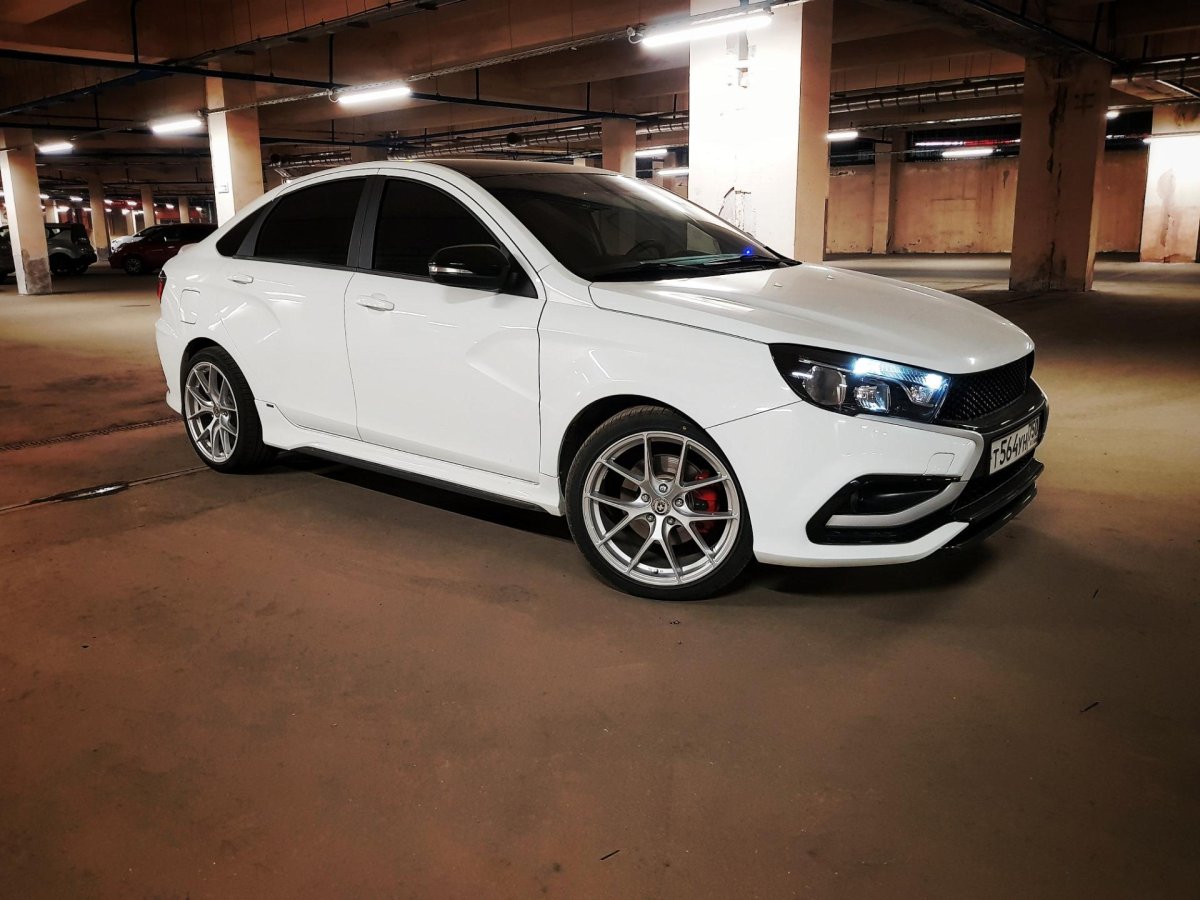 Лада Веста спорт r18