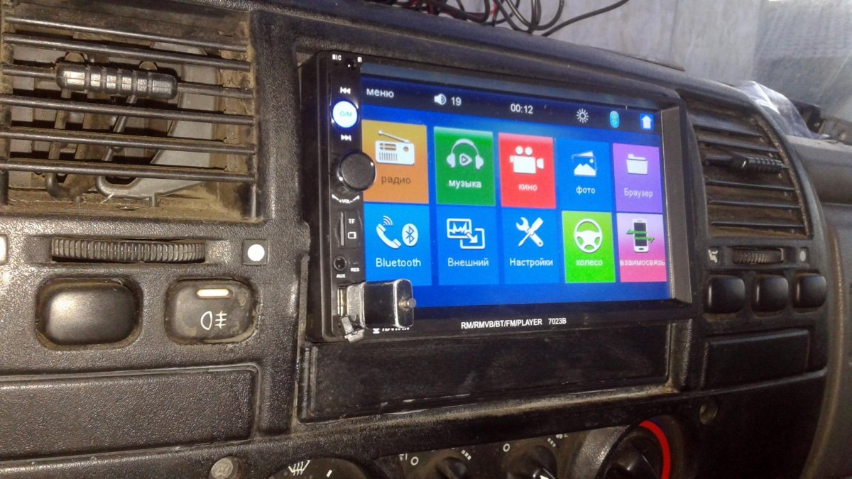 Магнитола в Газель 3302
