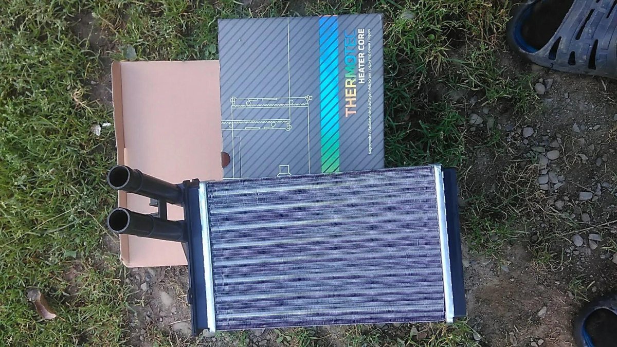 Радиатор печки Audi 80