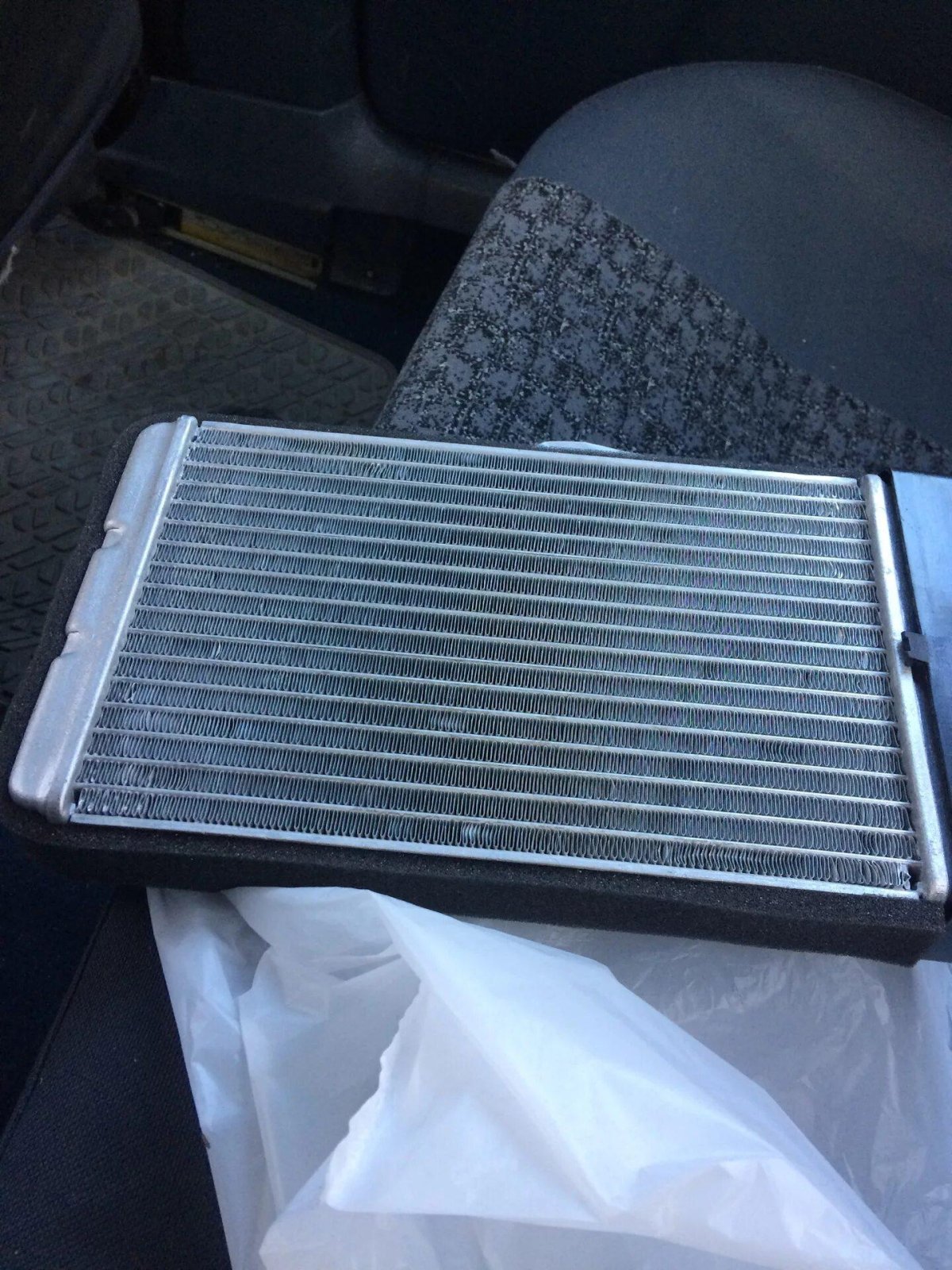 Радиатор отопителя Ауди 80