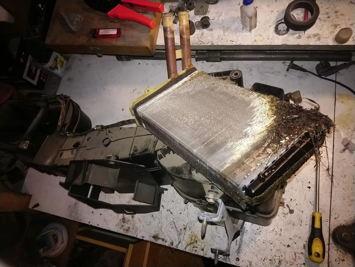 Радиатор печки Audi 80