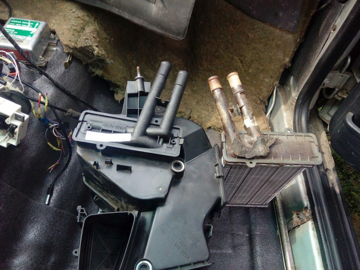 Радиатор печки Ауди 80 б4