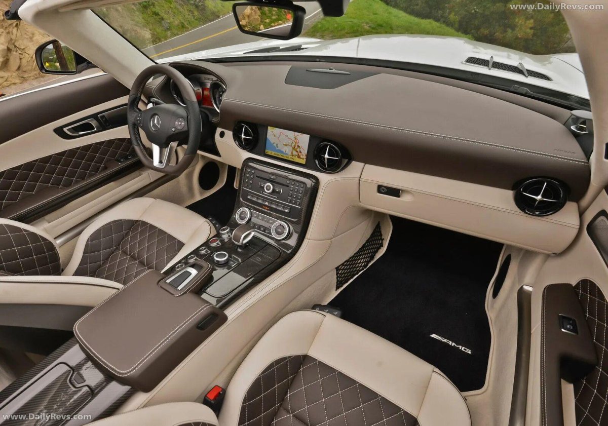 Мерседес СЛС 63 АМГ салон