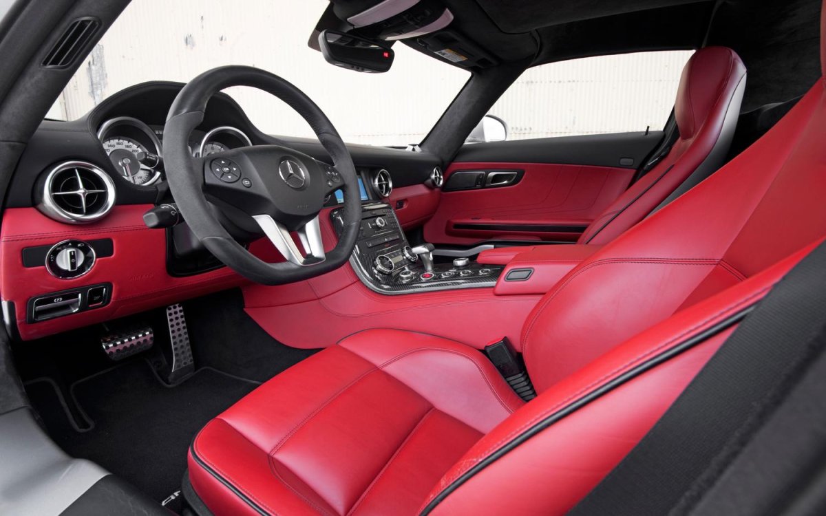 Mercedes Benz SLS AMG Interior