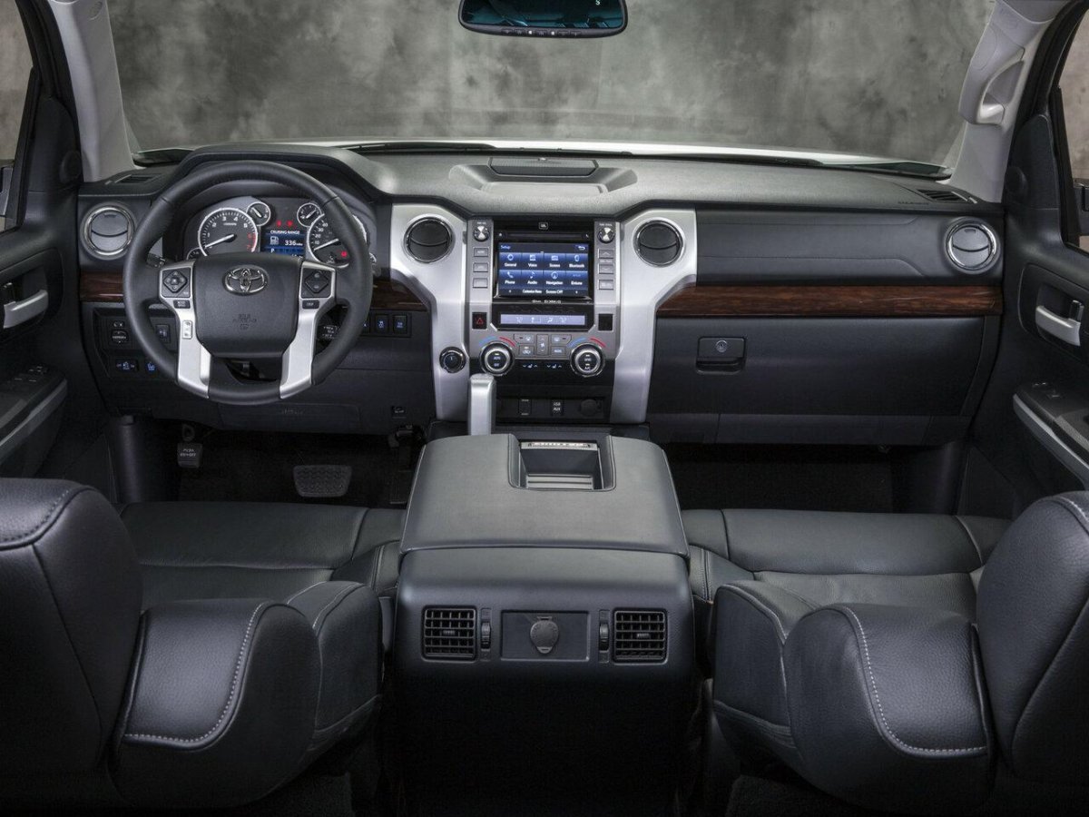 Toyota Tundra 2014 салон