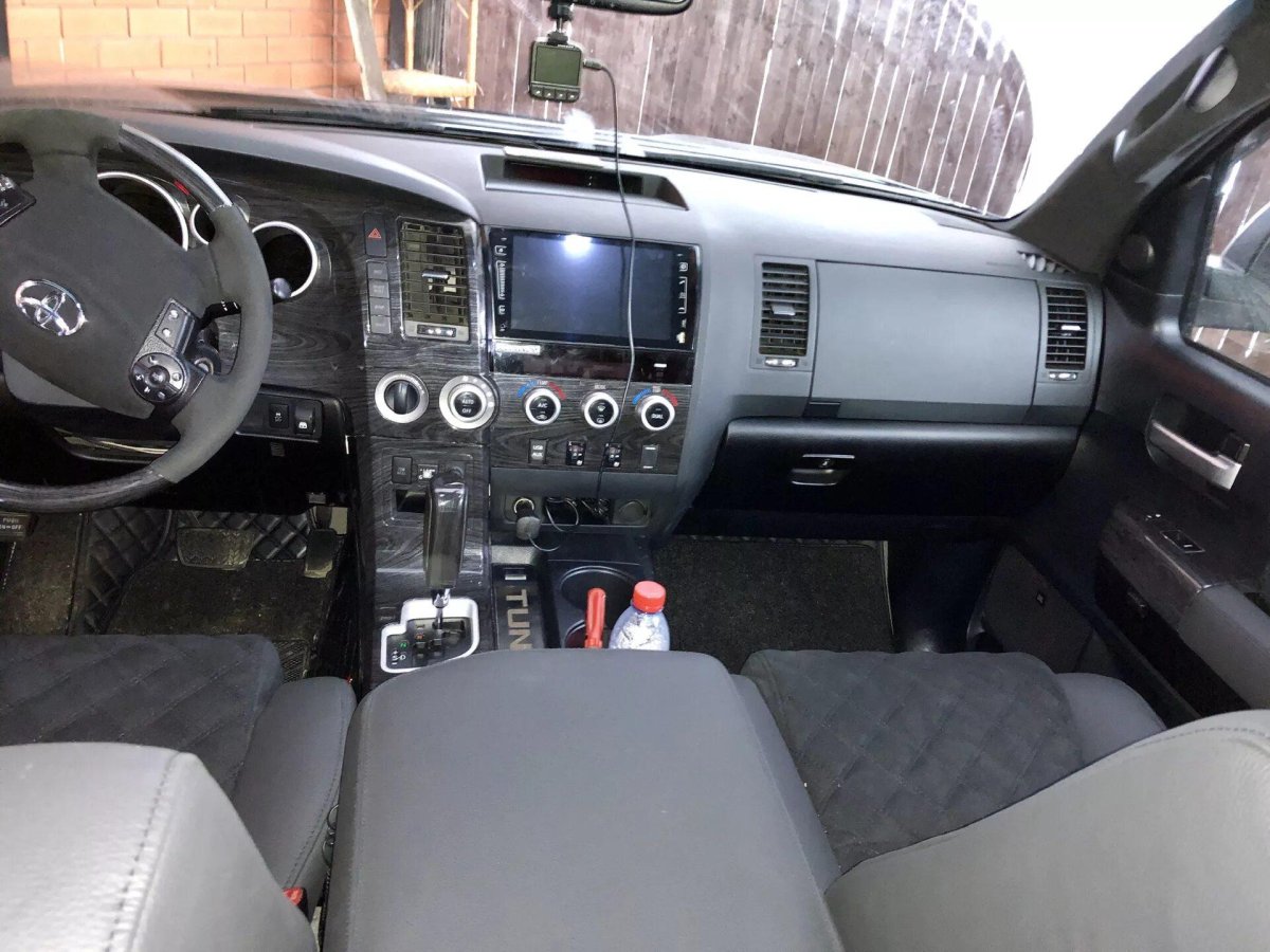 Toyota Tundra 2008 салон