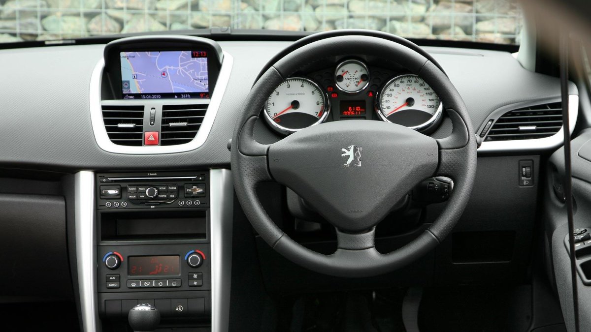 Пежо 207 2007 салон