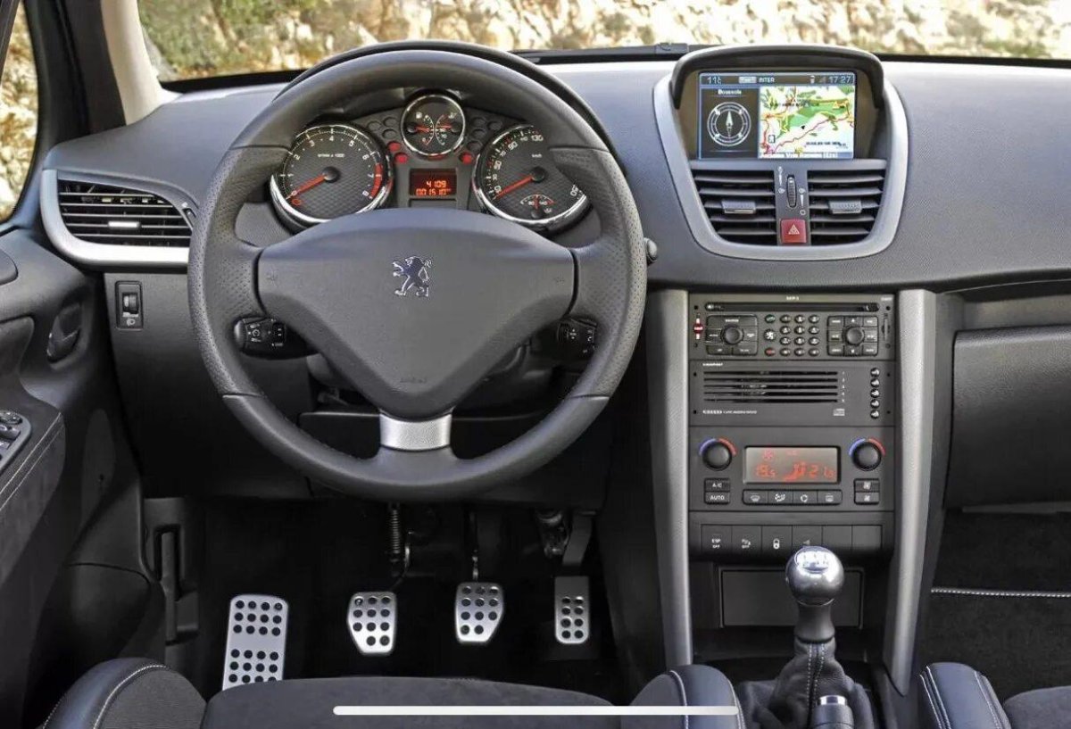 Peugeot 207 Interior