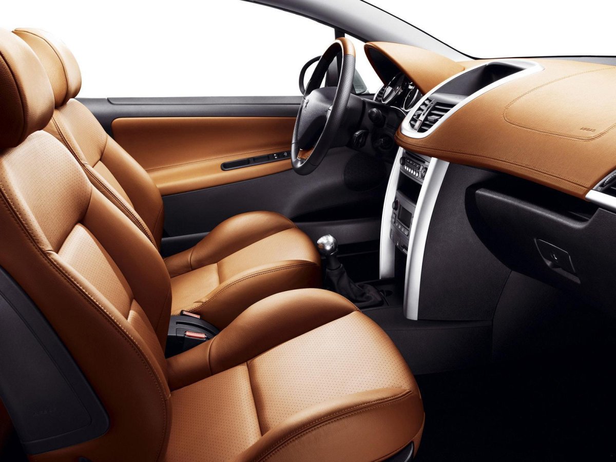 Кожаный салон Пежо 207