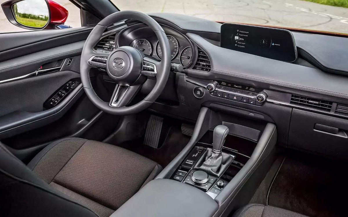 Новая Мазда 3 седан салон