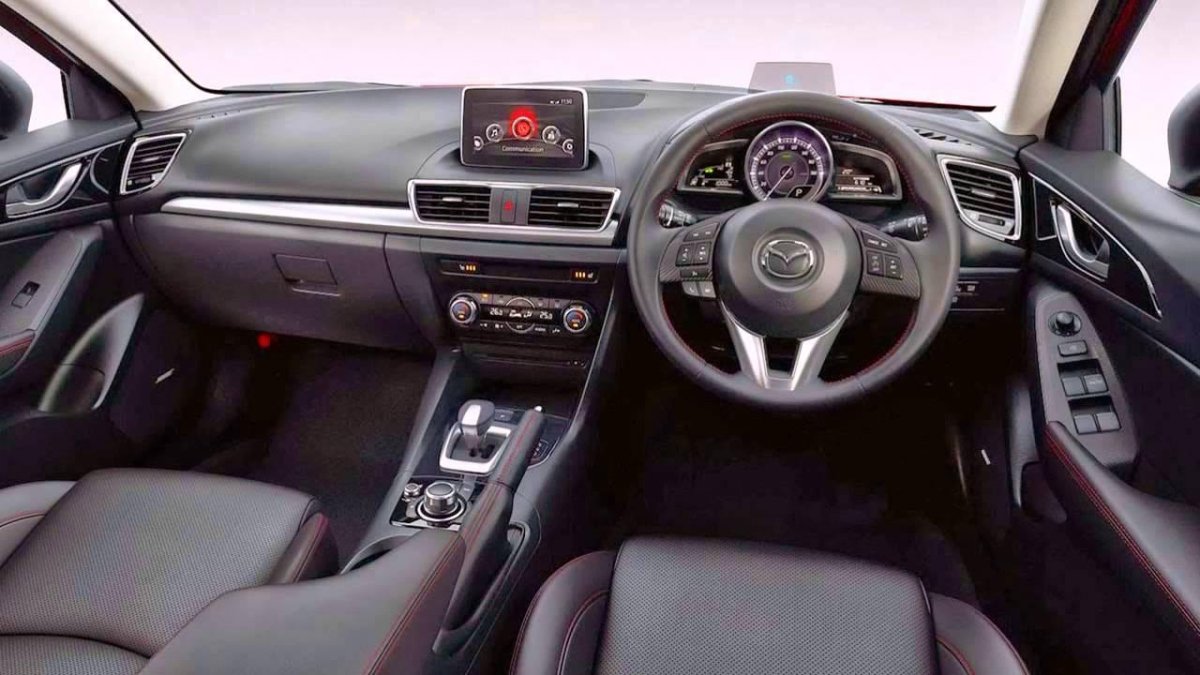 Mazda Axela 2019 салон