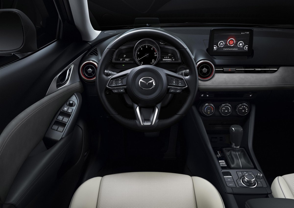 Mazda 3 2018 салон