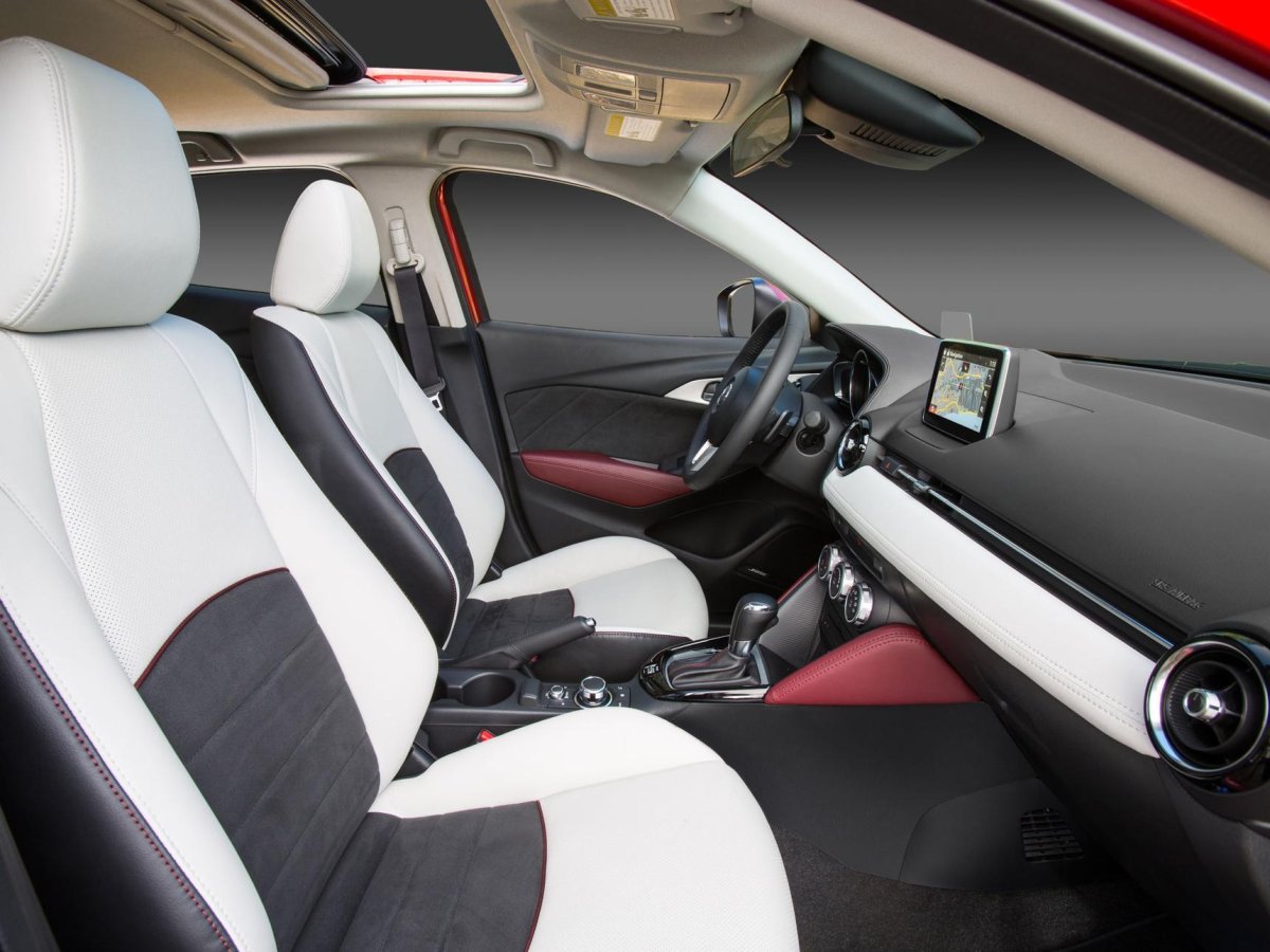 Mazda CX 3 белый салон