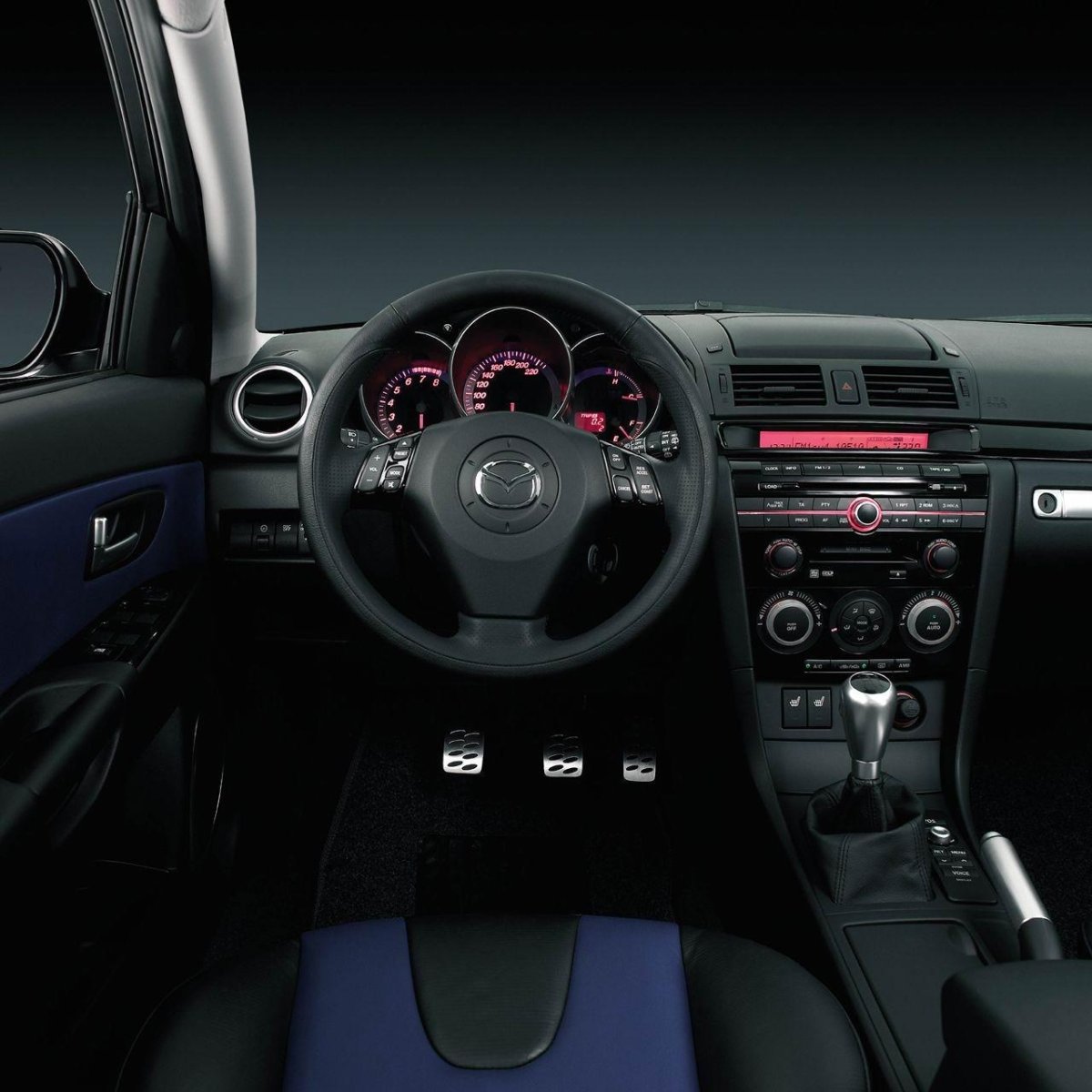 Мазда 3 хэтчбек 2008 салон