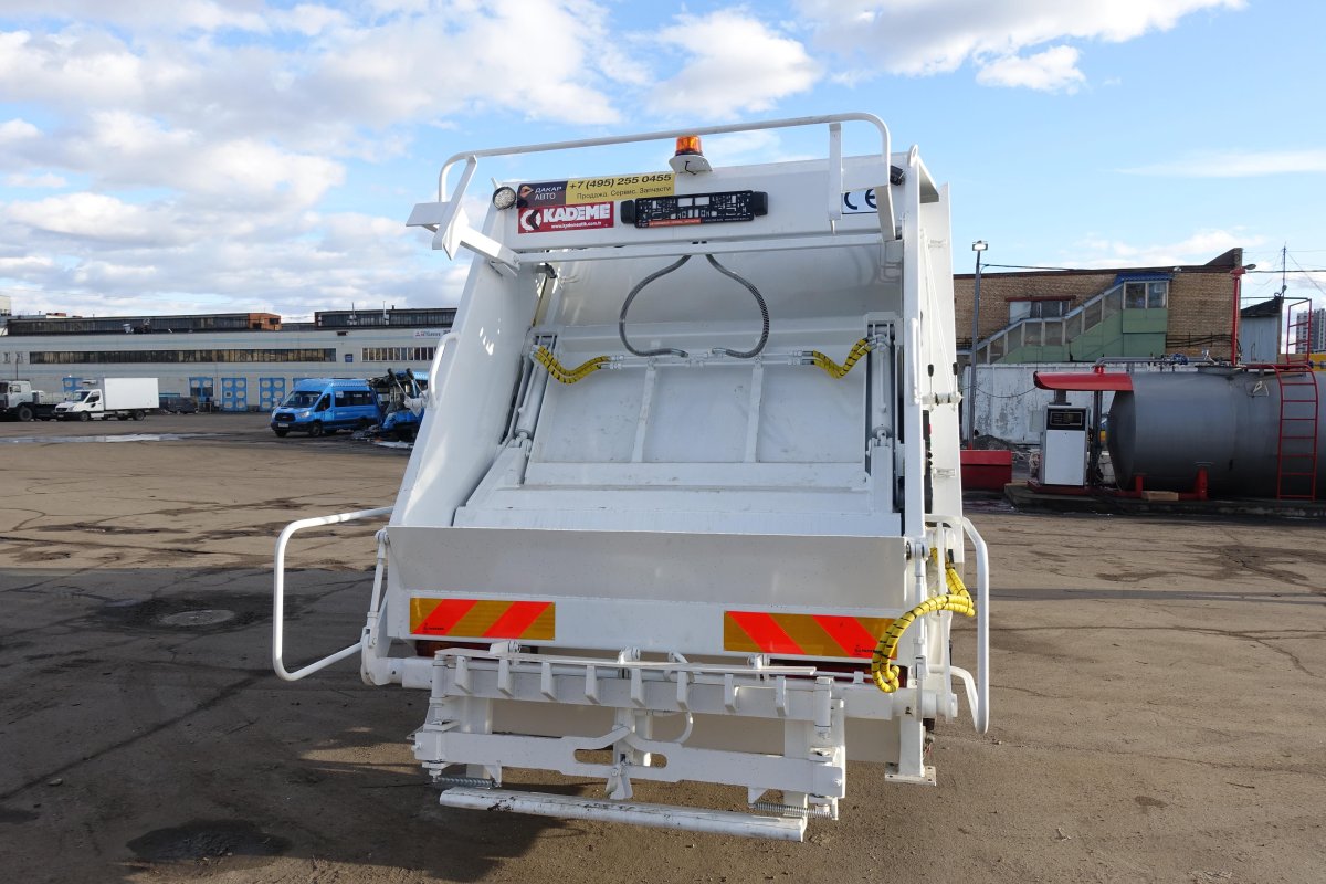 Митсубиси Фусо мусоровоз