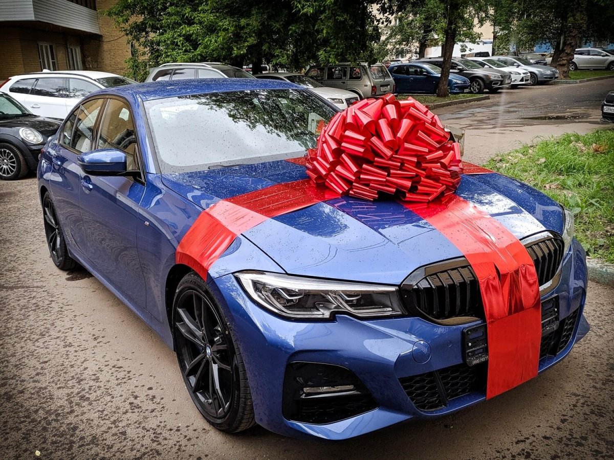 Авто с бантом