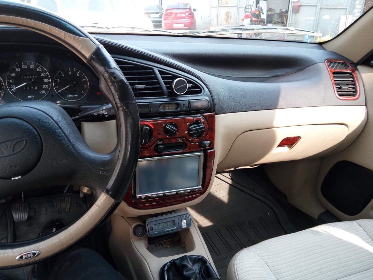 Chevrolet lanos салон