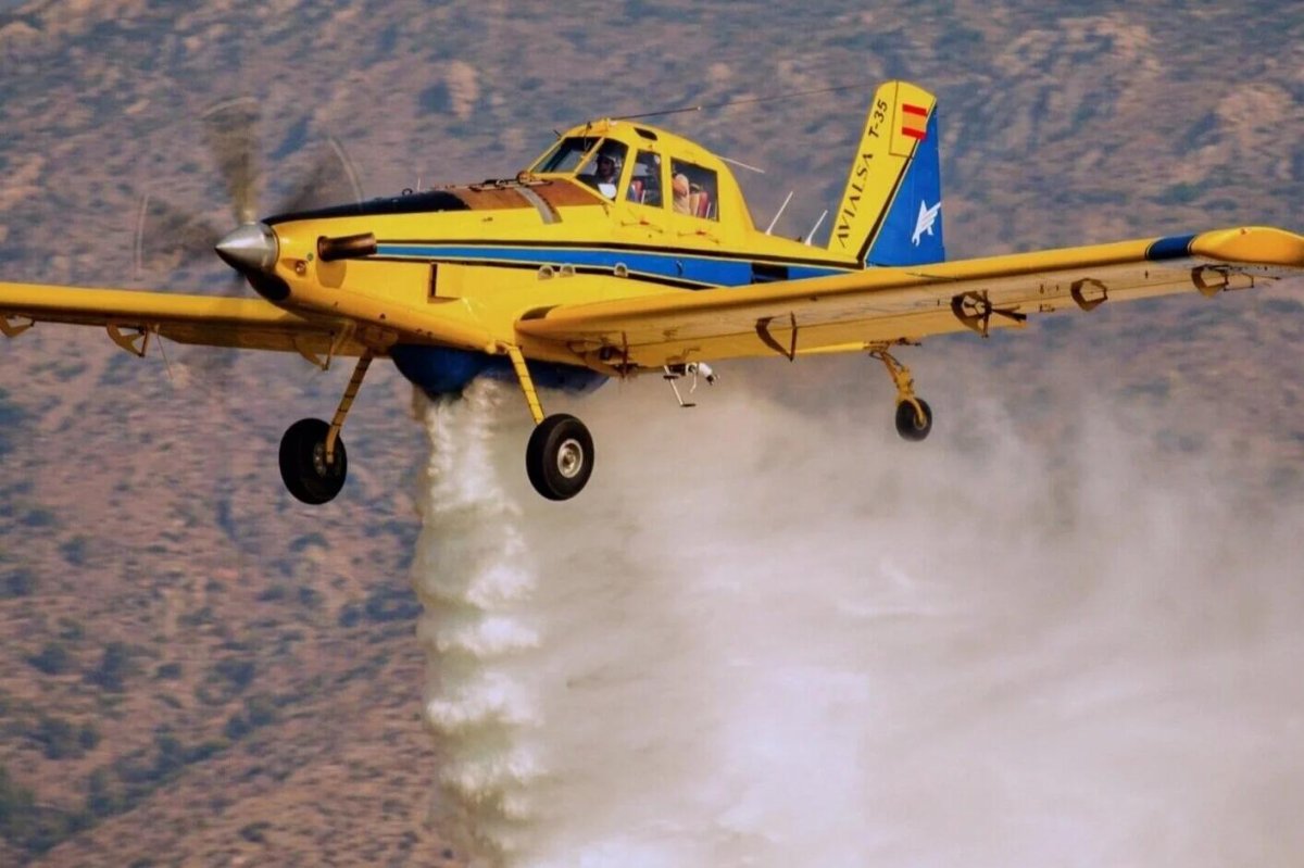 Лёгкий Штурмовик Air tractor at-802u