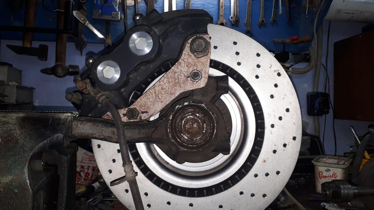 Тормоза от лс460 на Субару