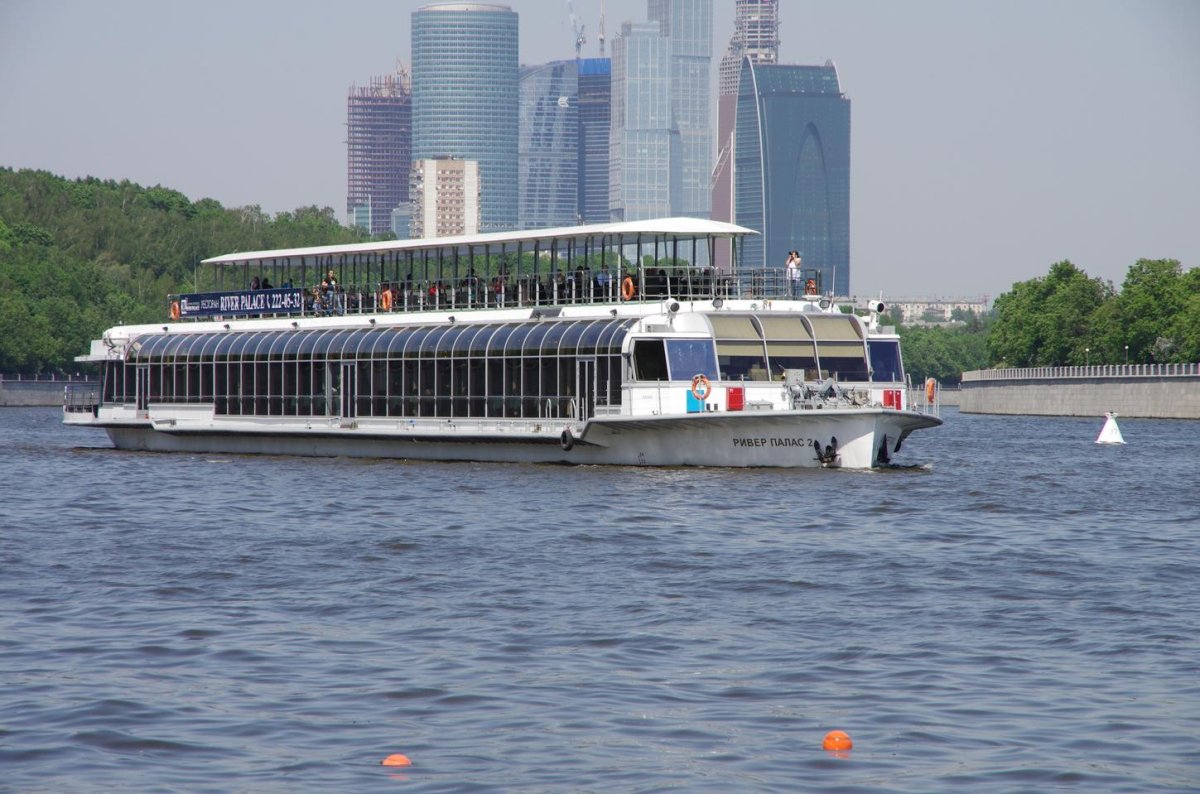 Теплоход по Москве реке Ривер Палас