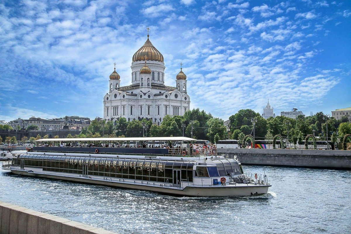 По Москве-реке на панорамном теплоходе “Ривер Палас”