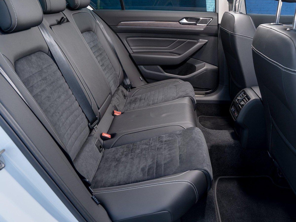 Пассат б6 задний ряд