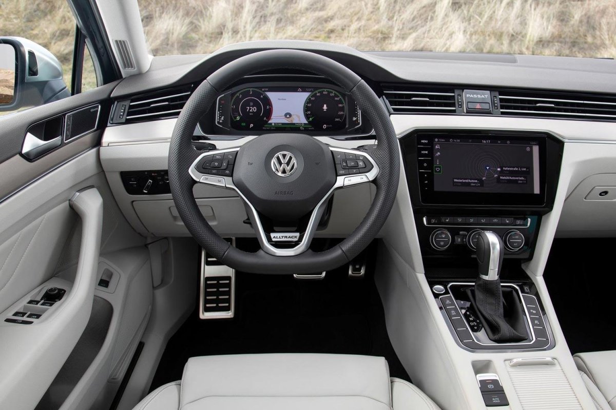 Volkswagen Passat Alltrack 2020 Interior
