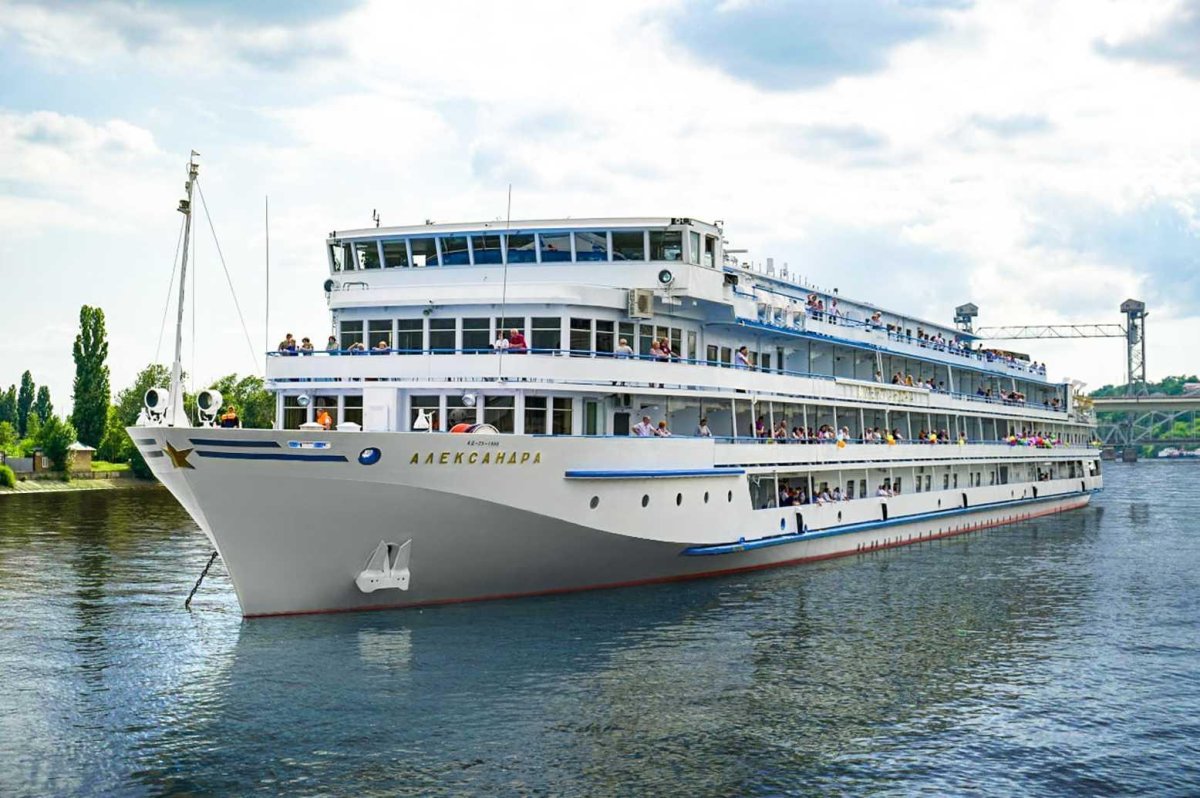 Теплоход Александра т.г Шевченко
