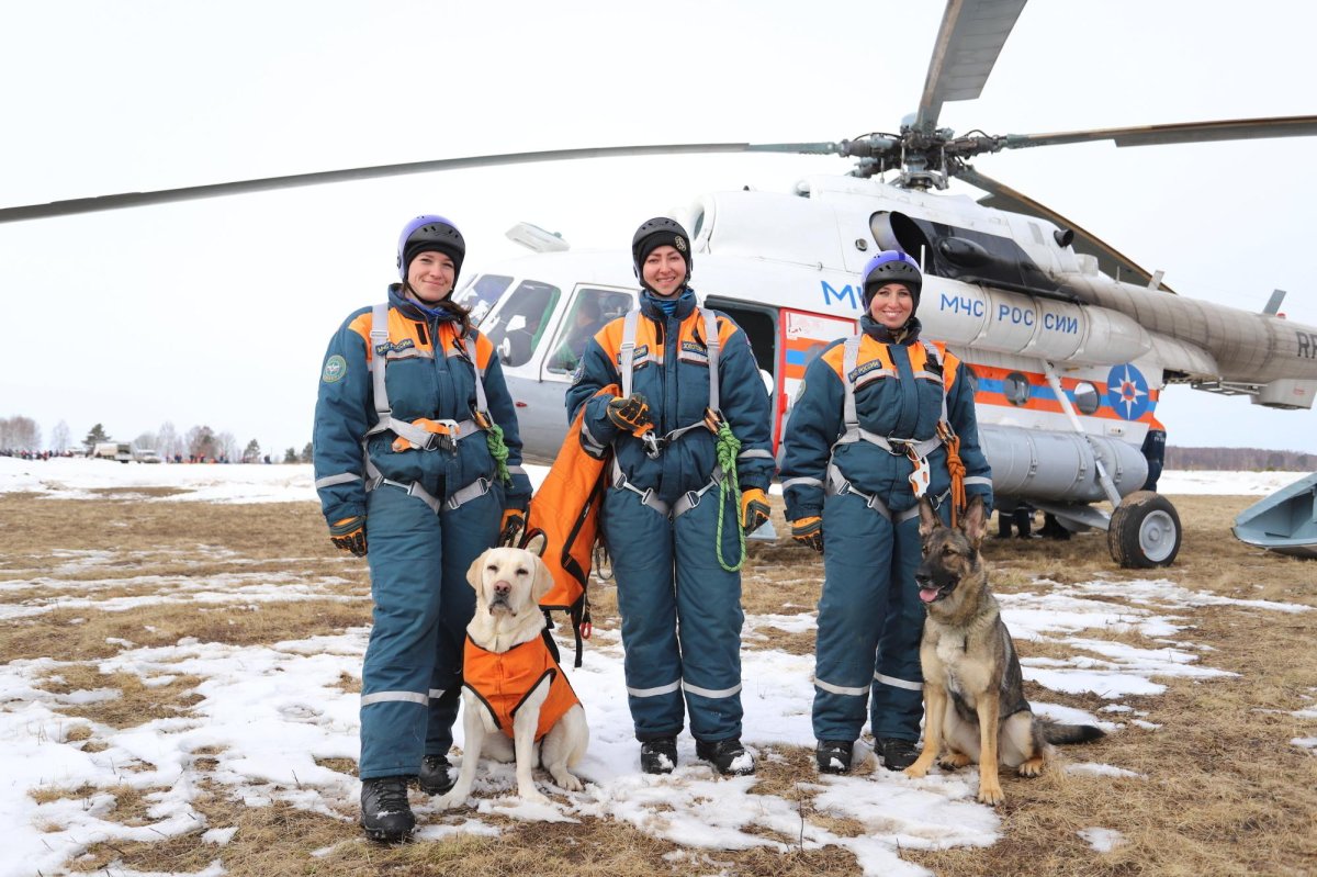 Вертолет Центроспас МЧС