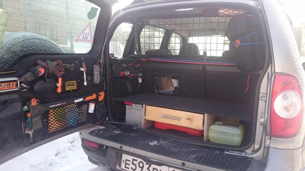 Полка в багажник Нива Шевроле