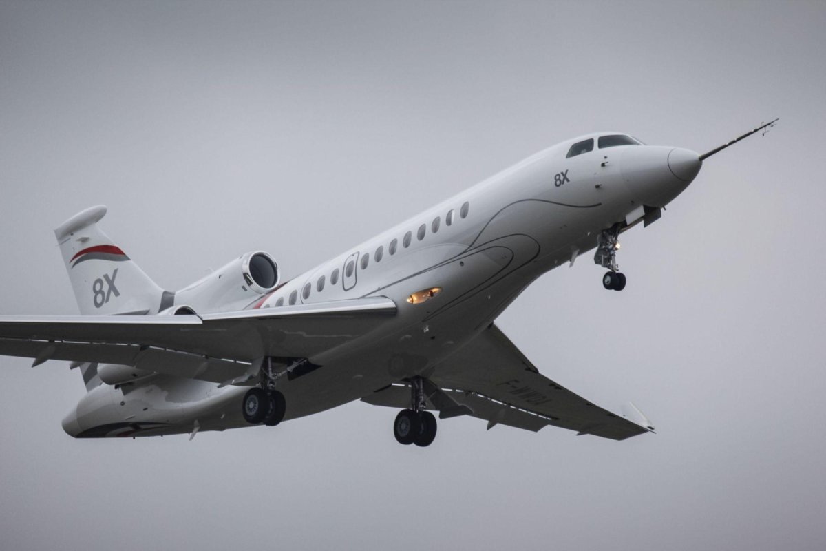 Самолет Dassault Falcon 8x