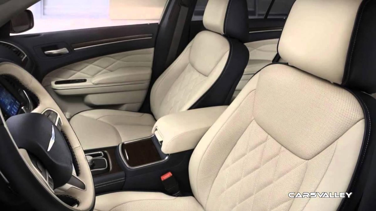 Chrysler 300c 2022 салон