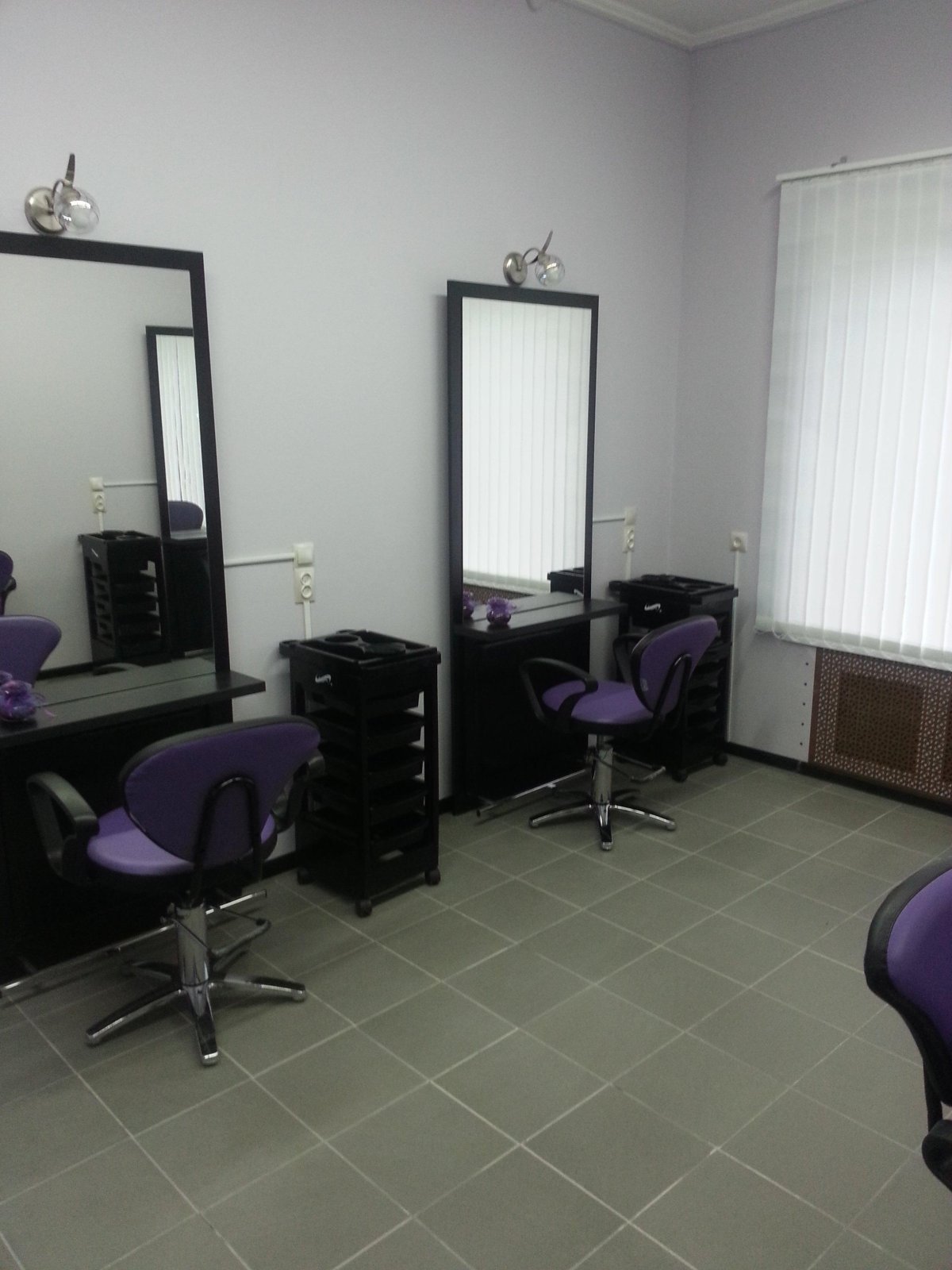 Интерьер парикмахерской эконом