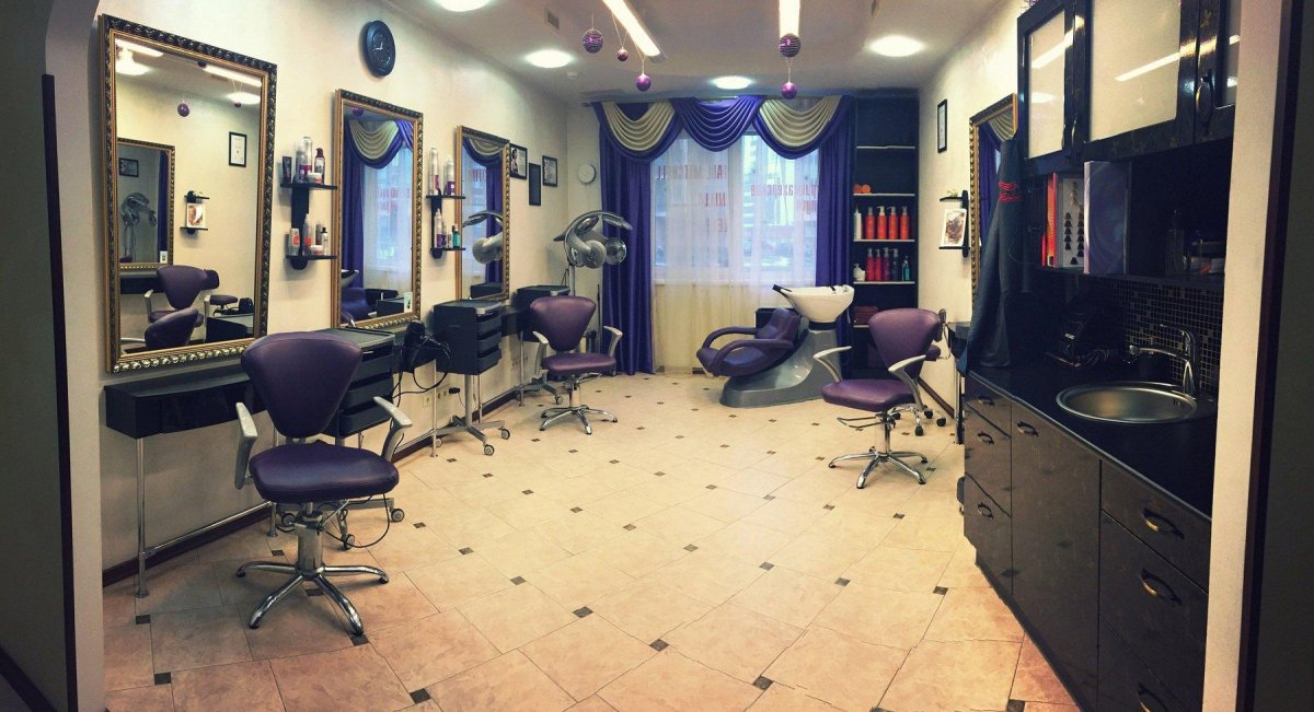 Интерьер парикмахерской эконом