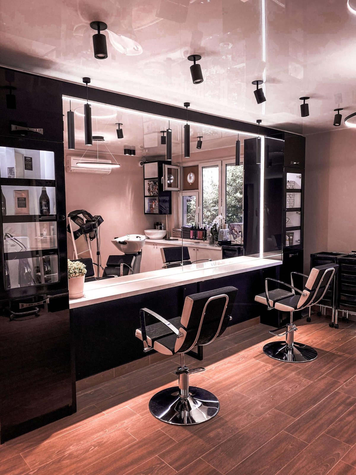 Парикмахерская мебель