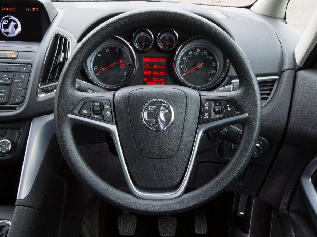 Opel Zafira 2014 салон
