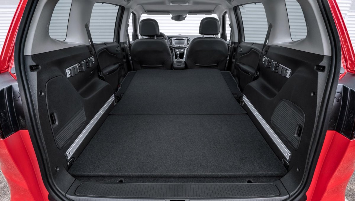 Opel Zafira багажник